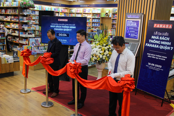 nhà sách thông minh, nhà sách fahasa quận 7,