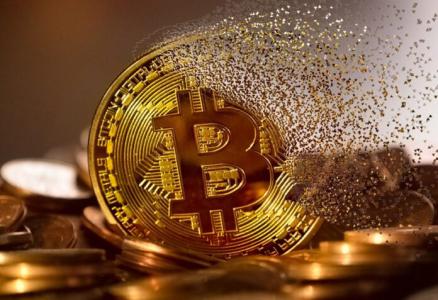 Giá Bitcoin hôm nay 24/8: Quay đầu giảm nhẹ