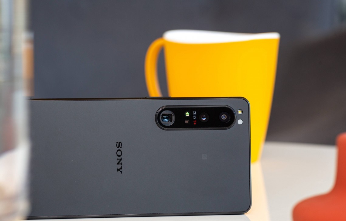 Sony Xperia 1 V, Điện thoại Sony